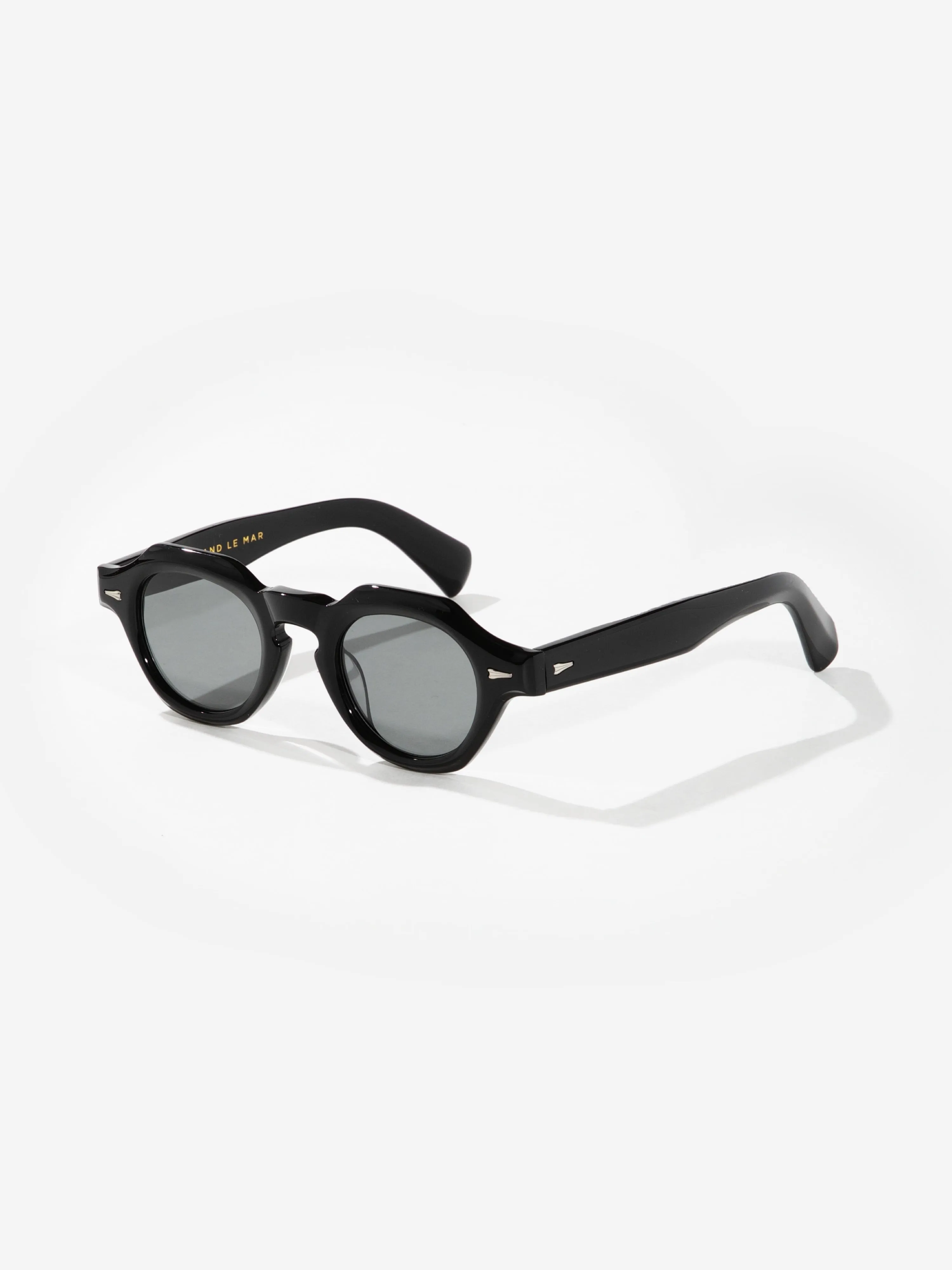 Acetate Black 001