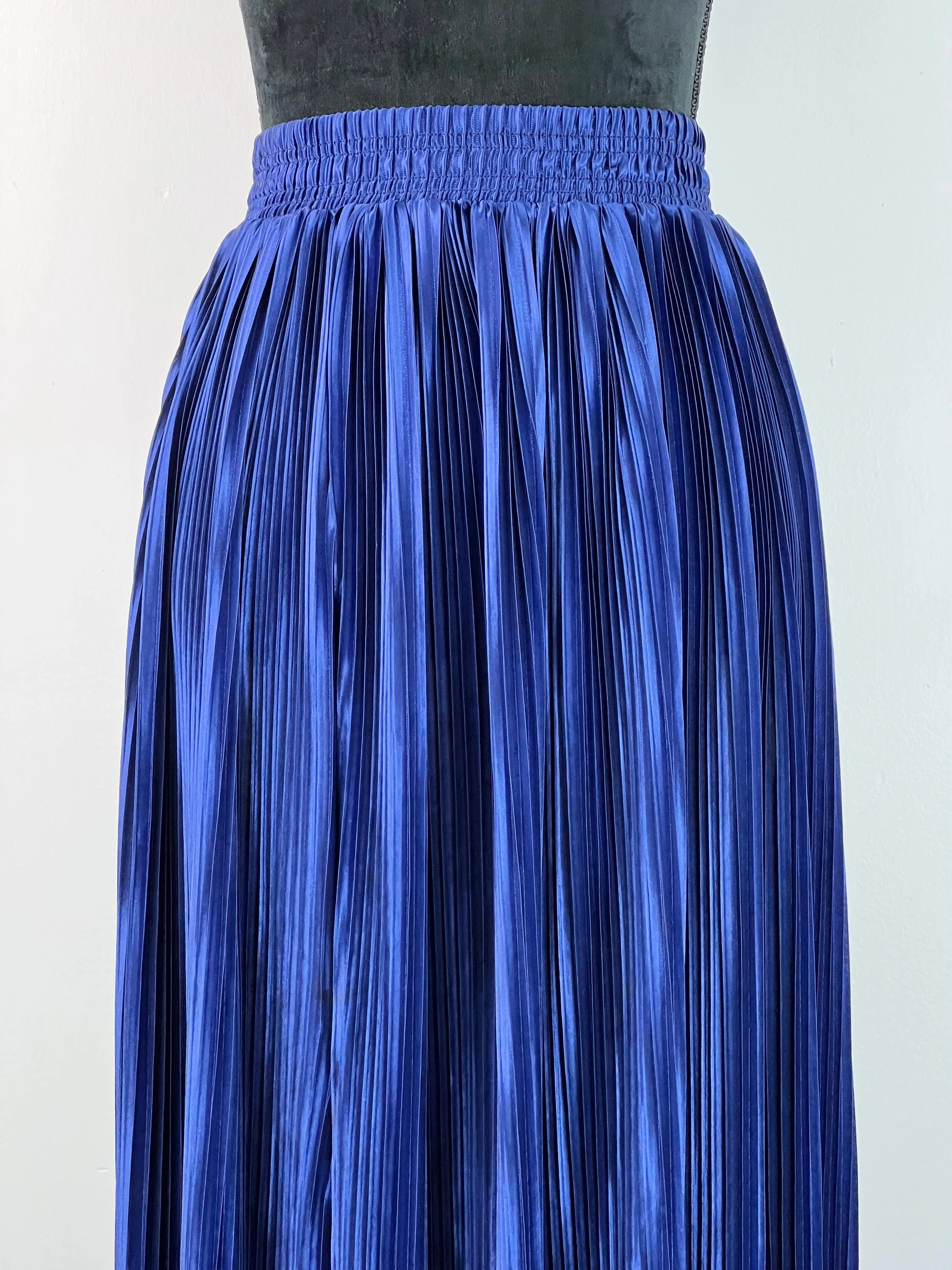 American Apparel Blue Satin Accordian Pleat Midi Skirt - AU6-8