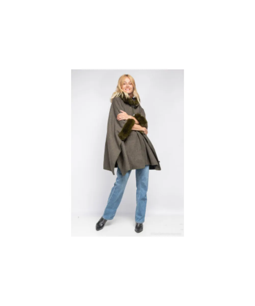 WOMEN'S LUXURIOUS CAPE WITH FUR DETAIL